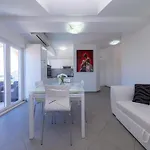 Apartament Ela *