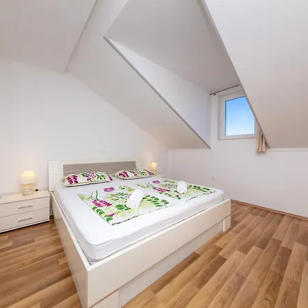 Apartamento Ela *