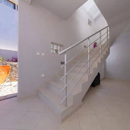 Ela Ντουμπρόβνικ